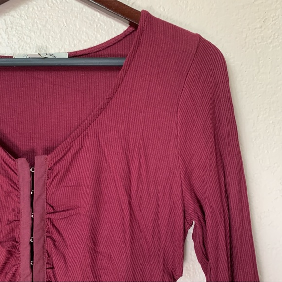 NEW Vine And Valley Long Sleeve Maroon Top Hook and Eye Ribbed Large L - Picture 2 of 11